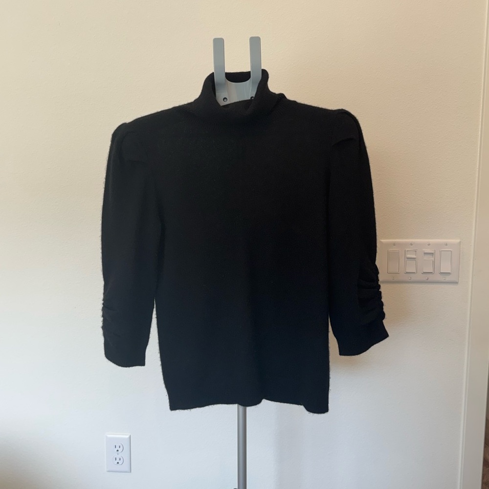Elie Tahari Bloomingdale’s cashmere wool blend sweater size M